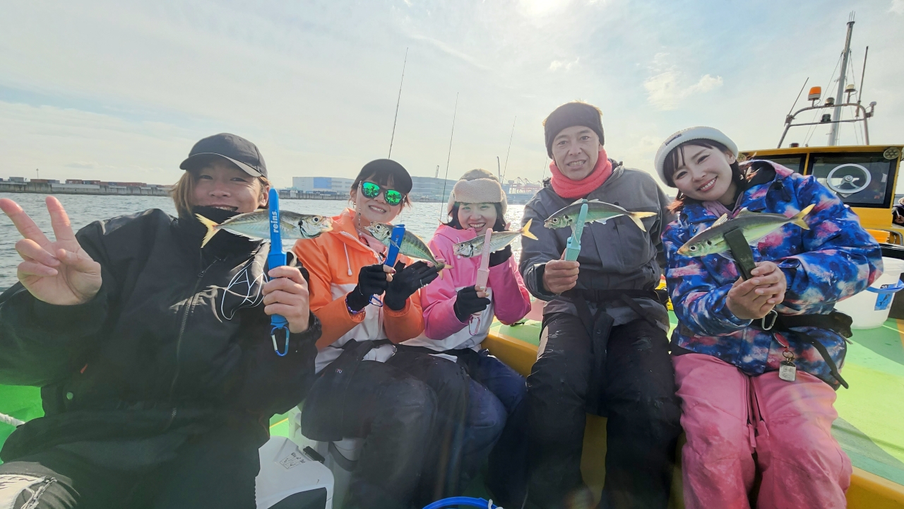 ご飯に合う美味しい魚を釣って、いただきます！船釣りデビューにおすすめ♪アジ釣りならまかせろ！