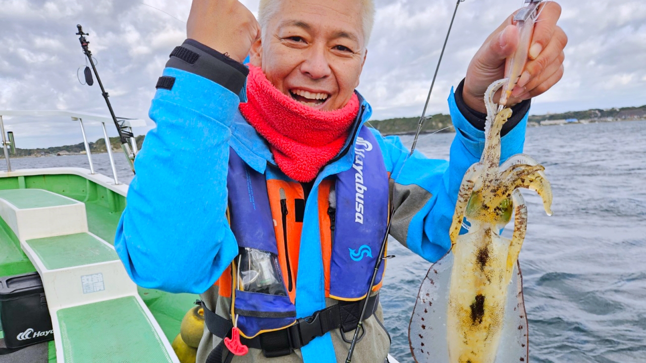 アオリイカの推しカラーを探れ！ティップランならまかせろ！
